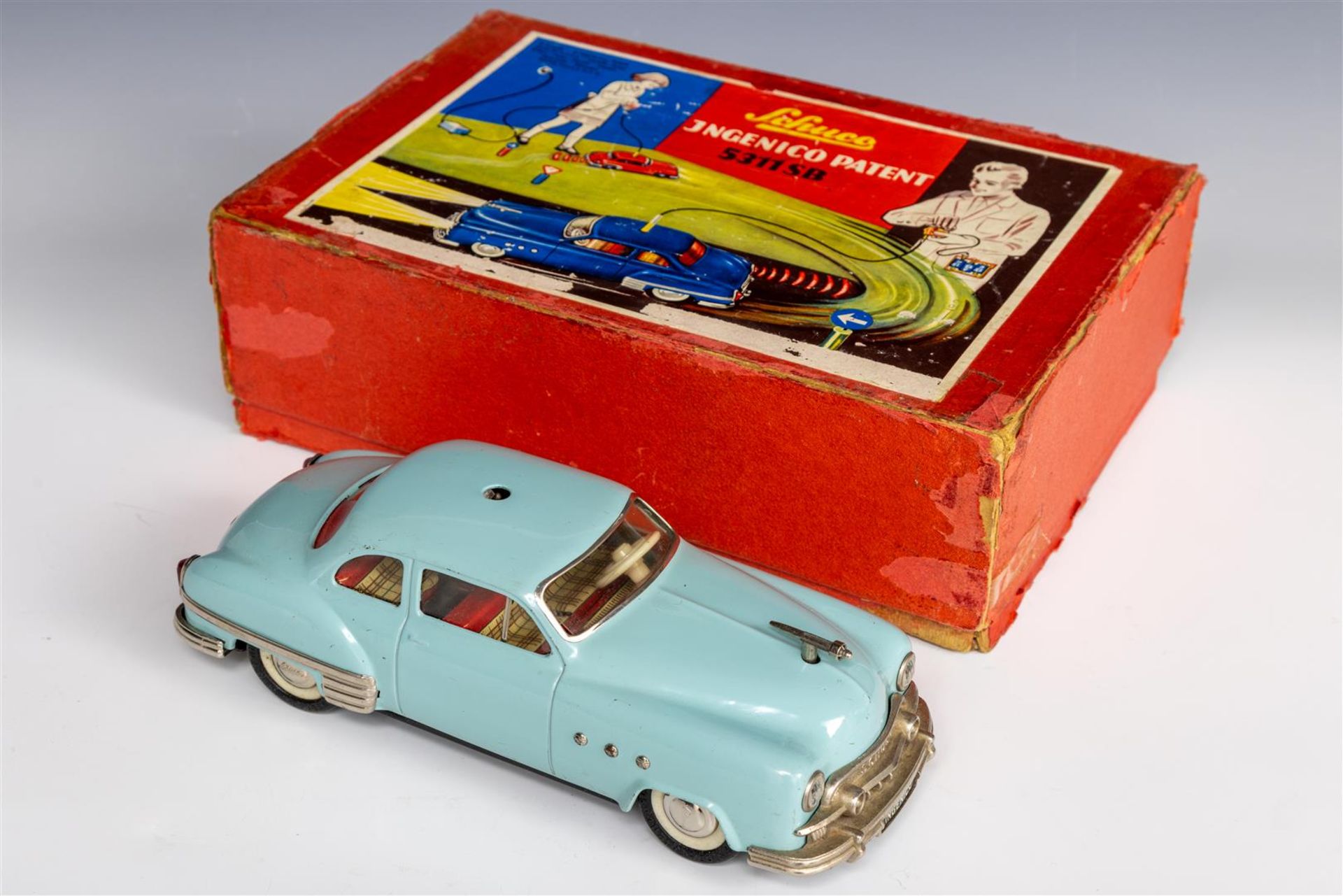 A Schuco Ingenico Patent 5311SB model car in original box. Germany, 1950 - 1959. - Bild 2 aus 3