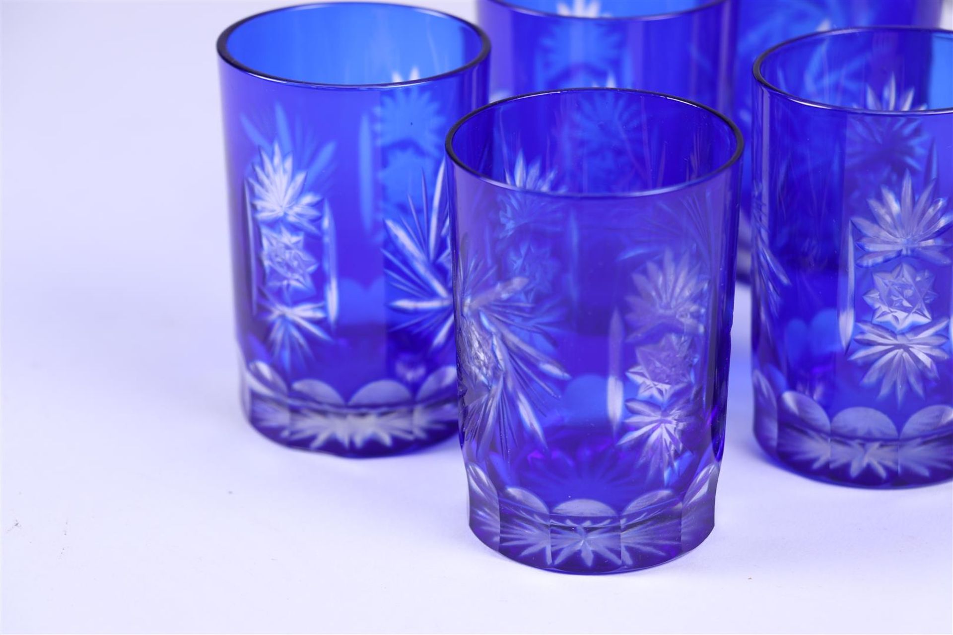 A set of 6 blue Bohemian lemonade glasses. 19th century. - Bild 3 aus 3