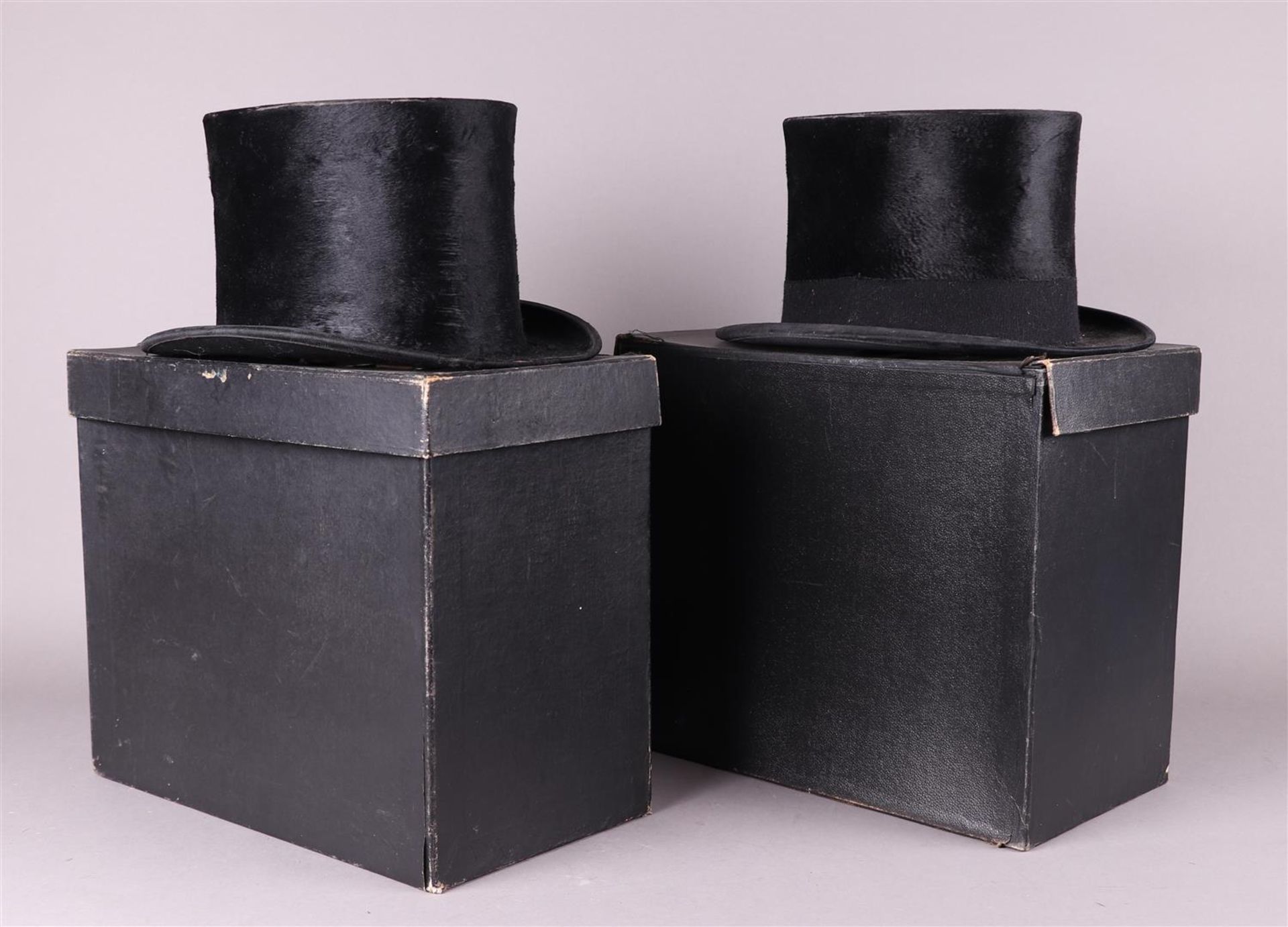 A lot of two vintage hats in original box, W.J Scotty Co Ltd London.