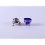 A salt cellar with a blue glass container and a rock sugar container. Silver: 65 gr.