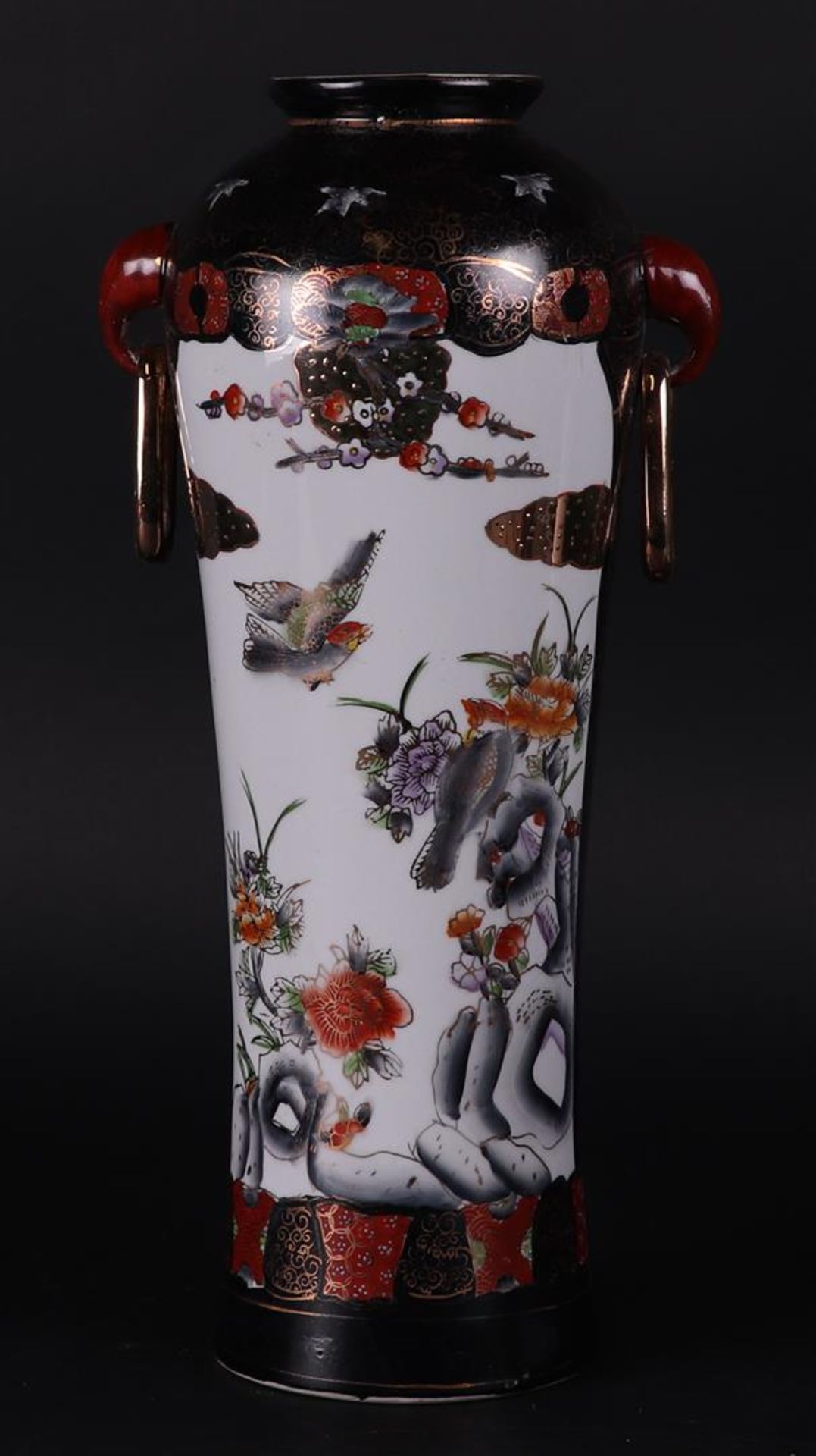 A lot  with  (2) porcelain vases. China, 2nd half 20th century. - Bild 4 aus 5