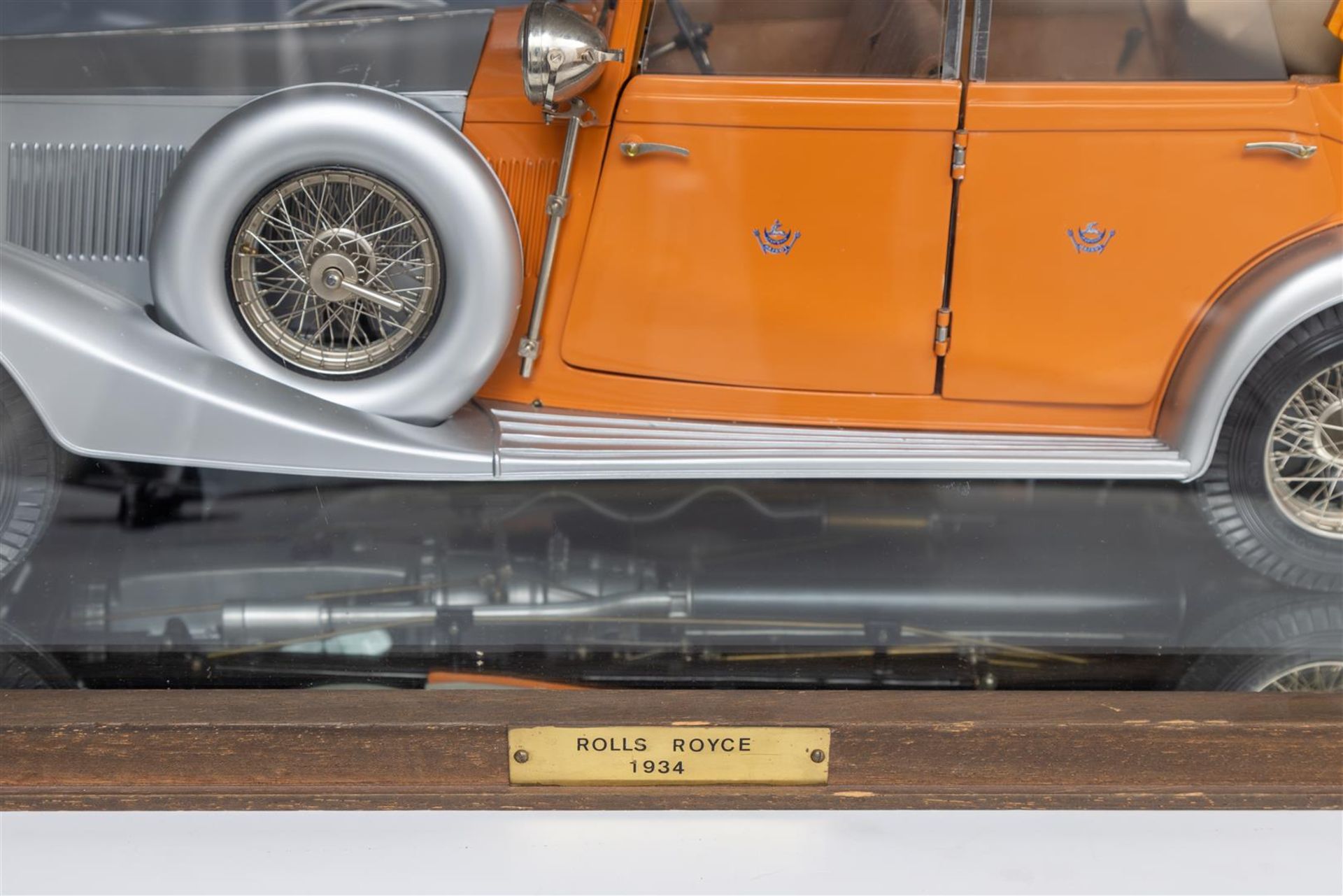 A scale model of a 1937 Rolls Royce. - Image 3 of 6