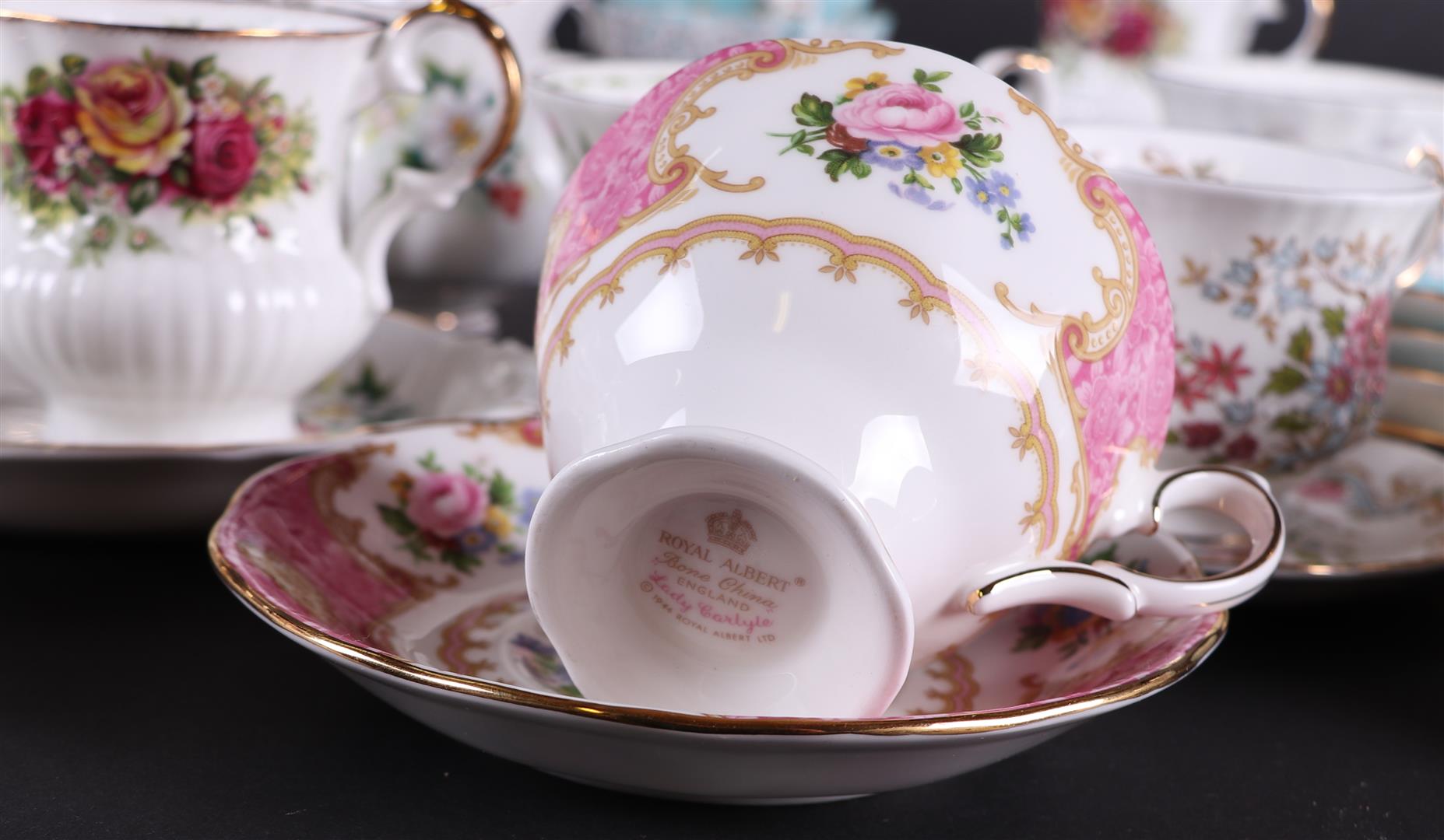 An extensive  lot  with various "Royal Albert" cups and saucers. - Image 6 of 12