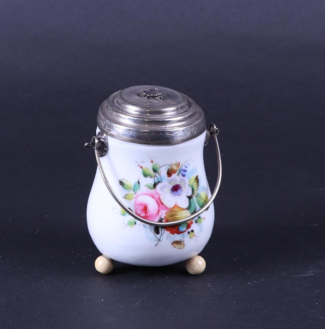 A porcelain Meissen matchstick container with silver handle and lid. Marked on the inside. 19th cent - Image 2 of 4