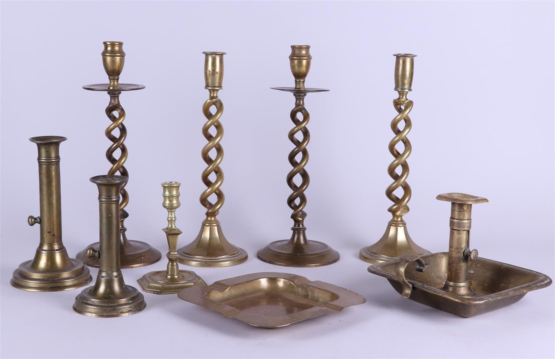 A lot of various copper candlesticks. 19th century. - Bild 2 aus 2