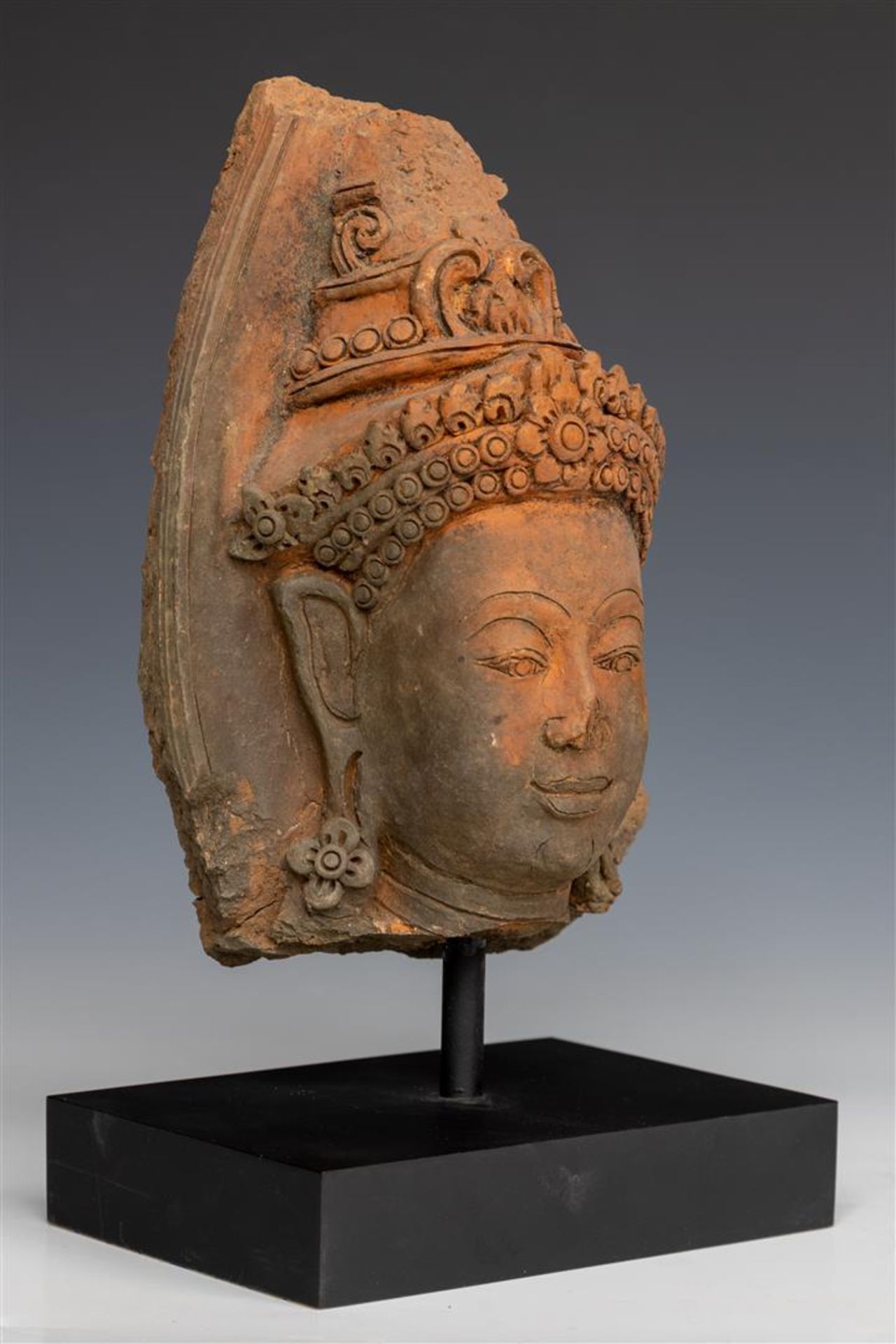 A terra cotta Shiva cup, India, 17th century. - Image 2 of 3