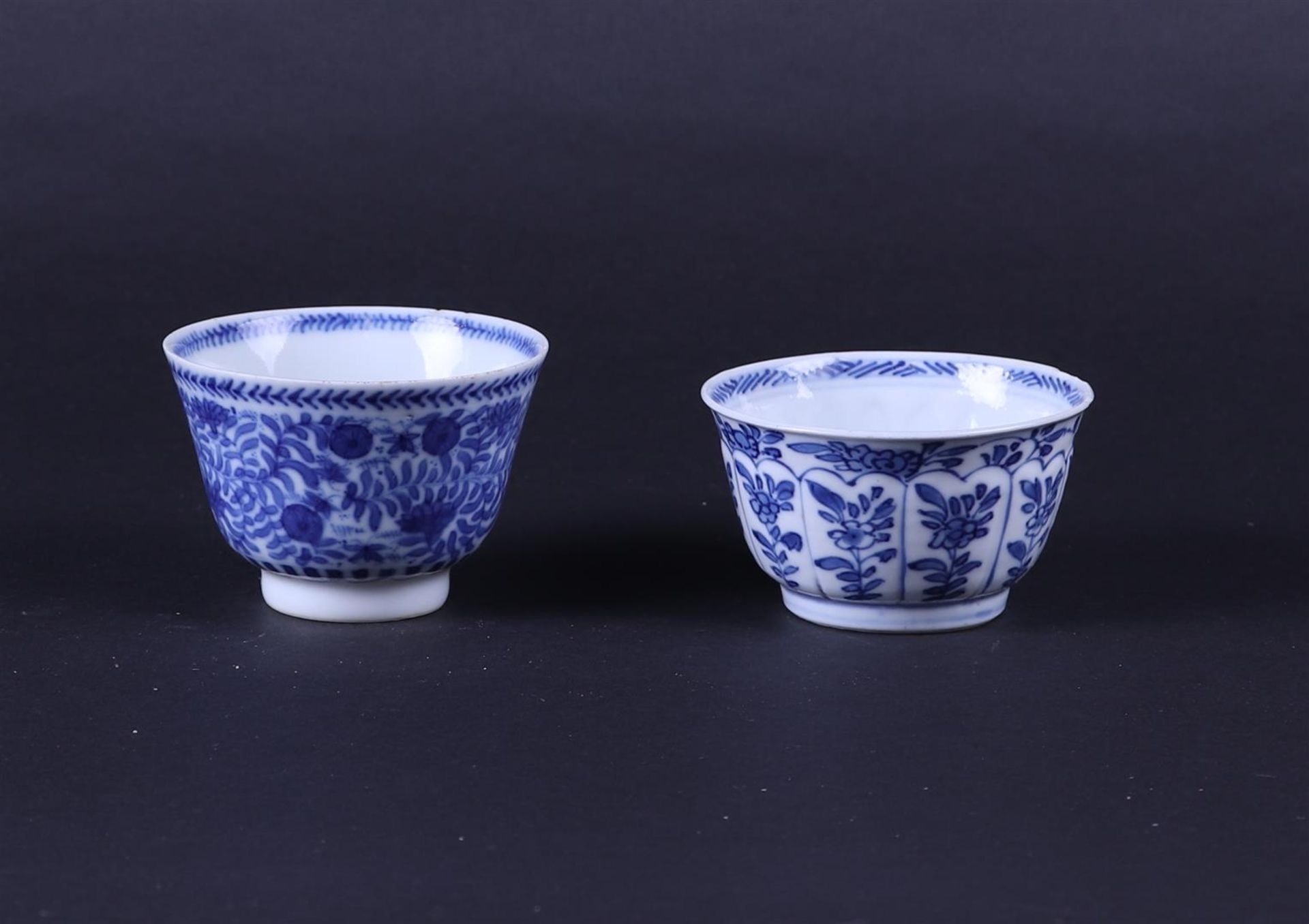 A lot of two porcelain bowls with floral decor. China, 18th century.