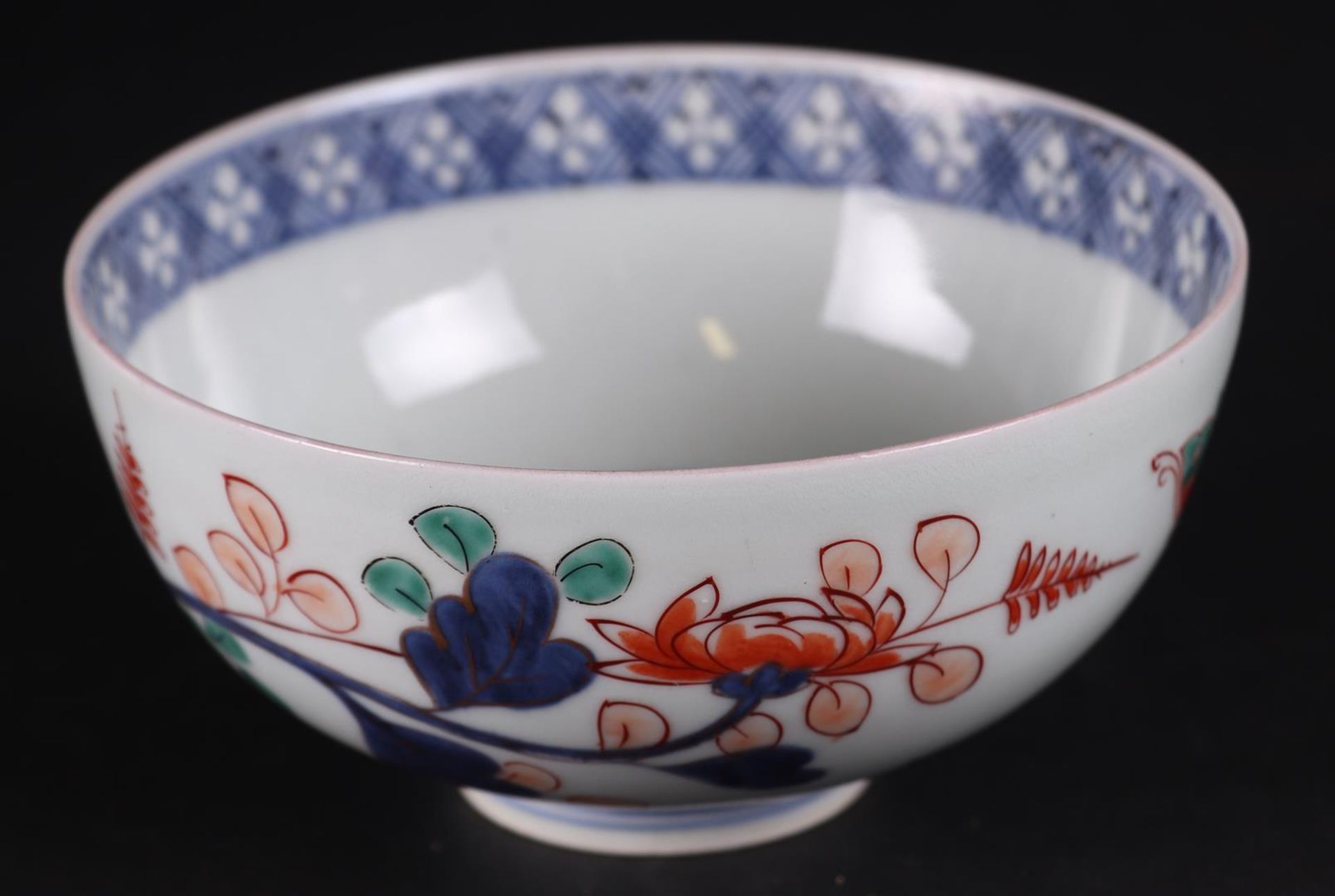 A lot of two porcelain Imari bowls. Japan, 19th century.