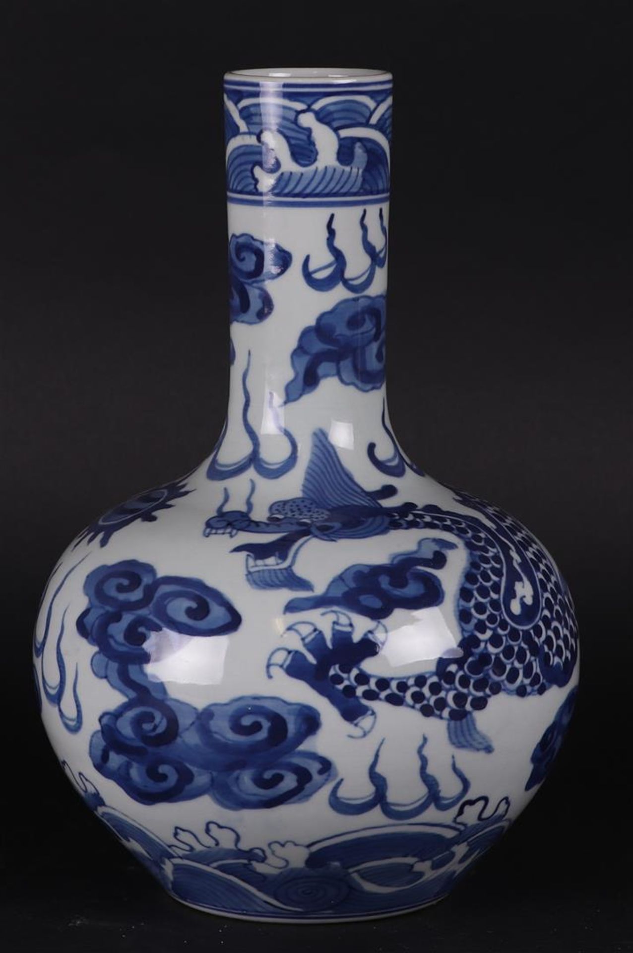 A porcelain stem vase with dragon decor, marked Xuande. China, late 20th century.