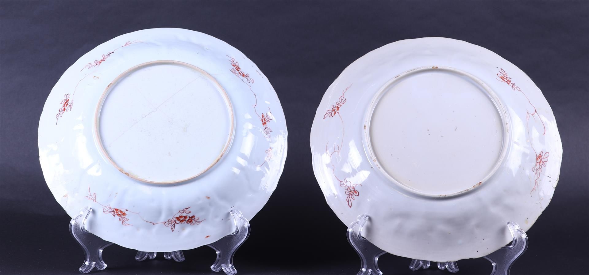 A set of two porcelain milk and blood dish decorated with frosts in a garden. China, Yongzheng. - Image 2 of 2