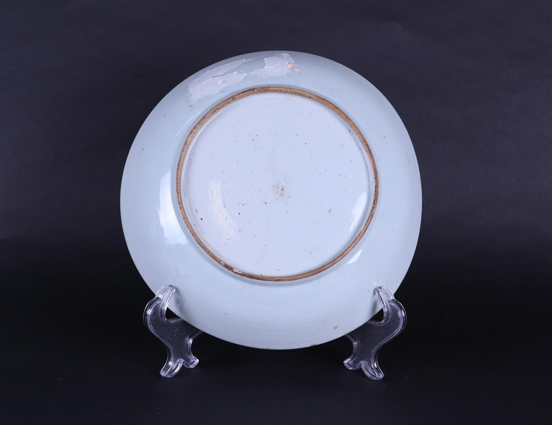 A porcelain Imari deep plate. China, Qianlong. - Bild 2 aus 2