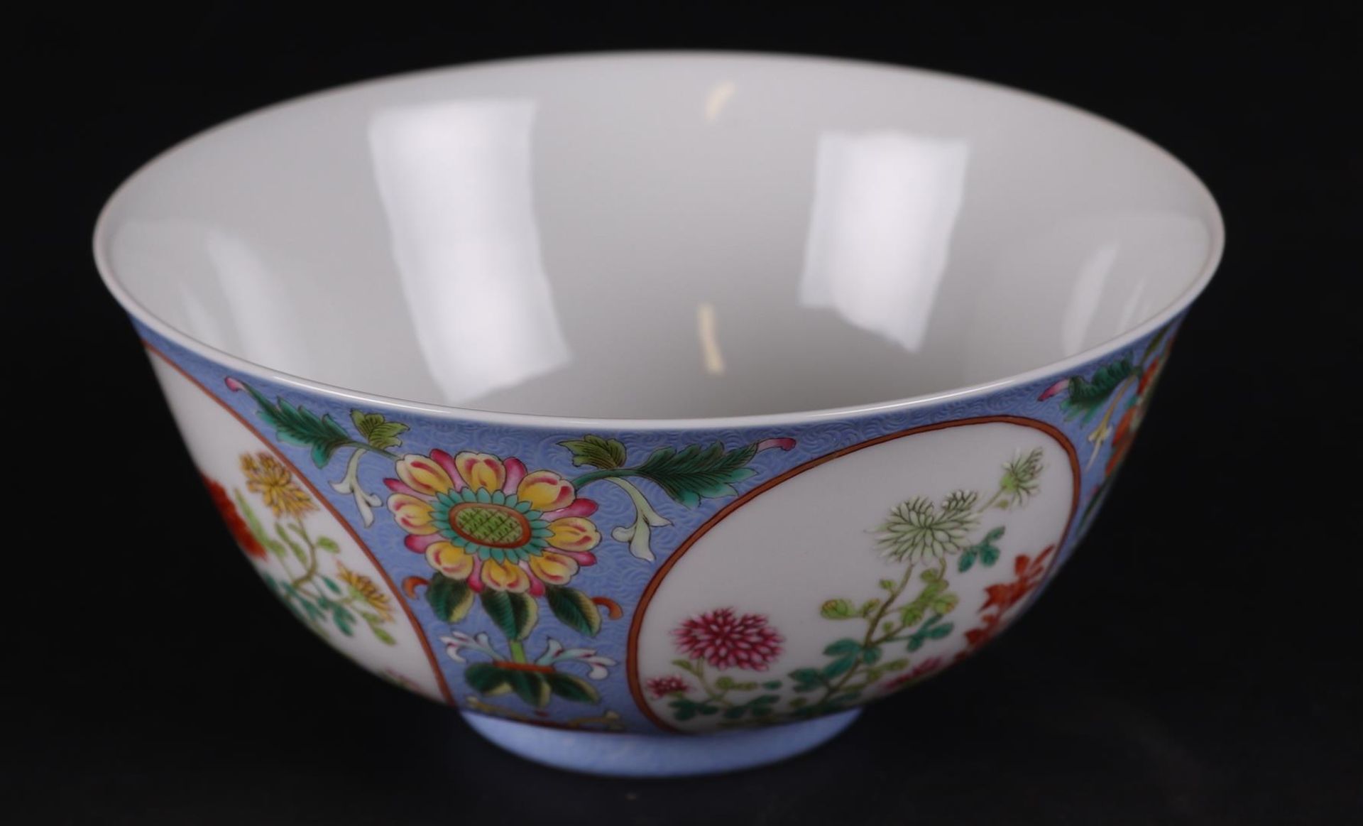 A porcelain Famile Rose bowl, marked Daoguang. China, 20th century.