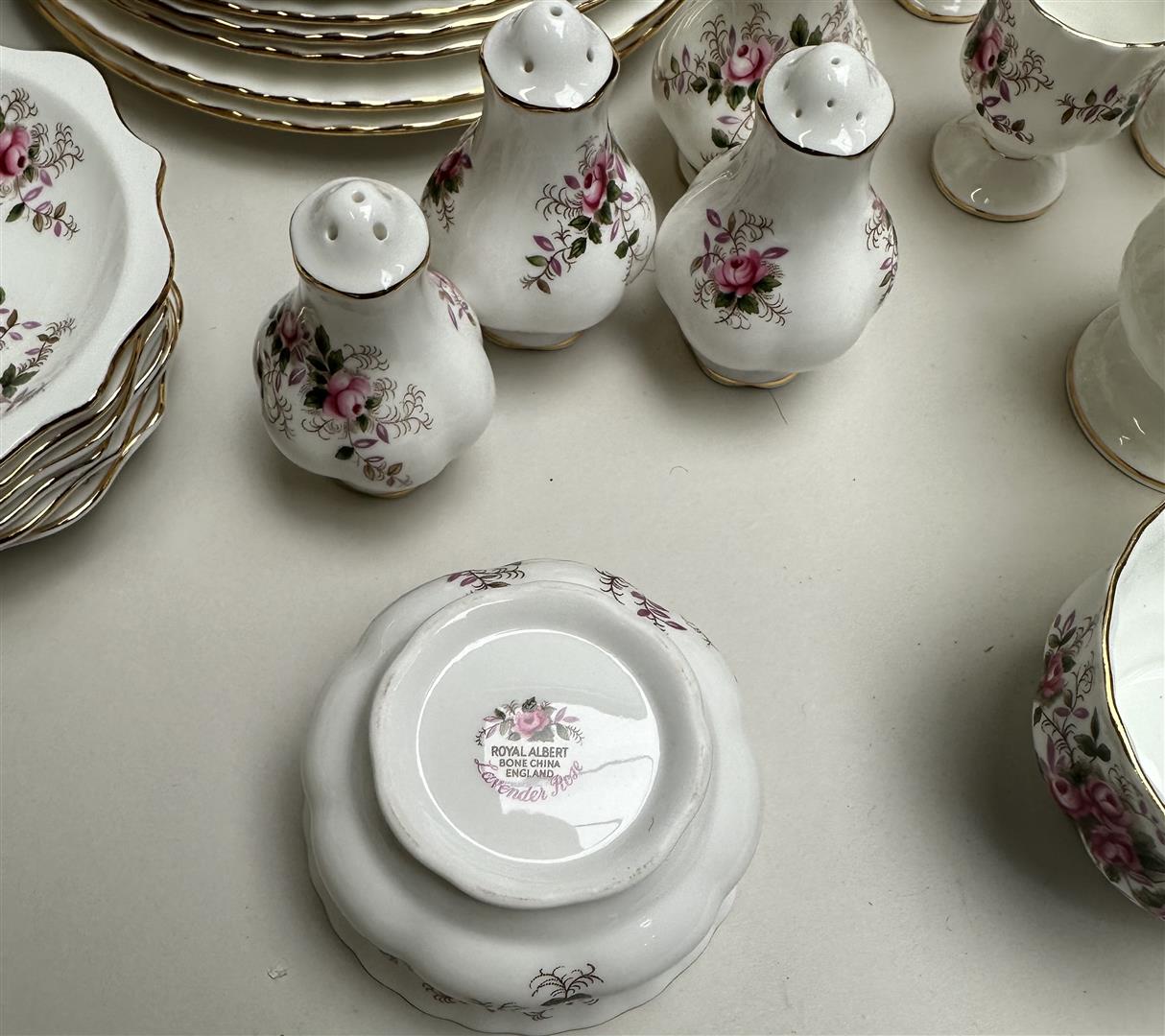 A 118-piece Royal Albert Lavender Rose Bone China part  diner set,  - Image 4 of 4