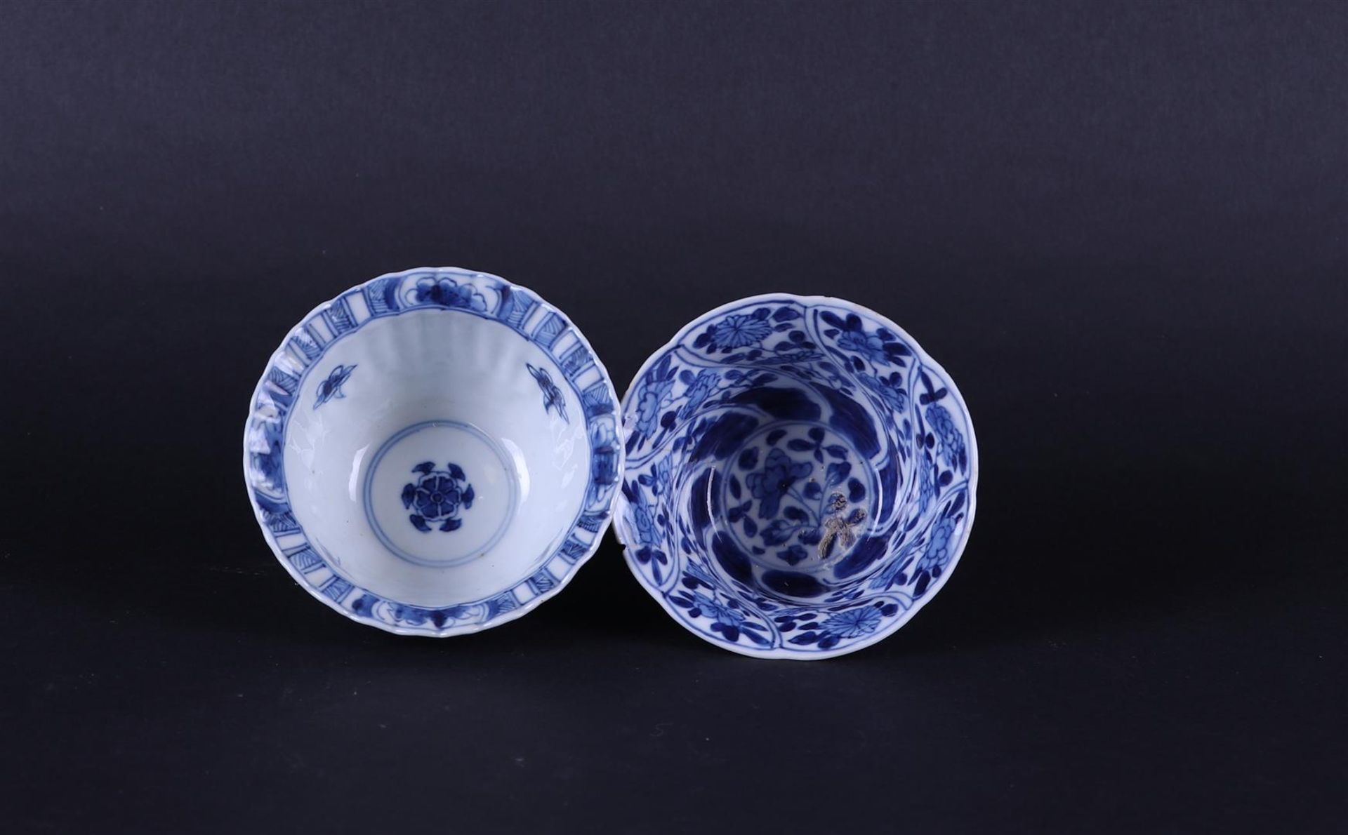 Two different porcelain bowls, one with twisted decoration, one model deep bowl. - Bild 2 aus 3