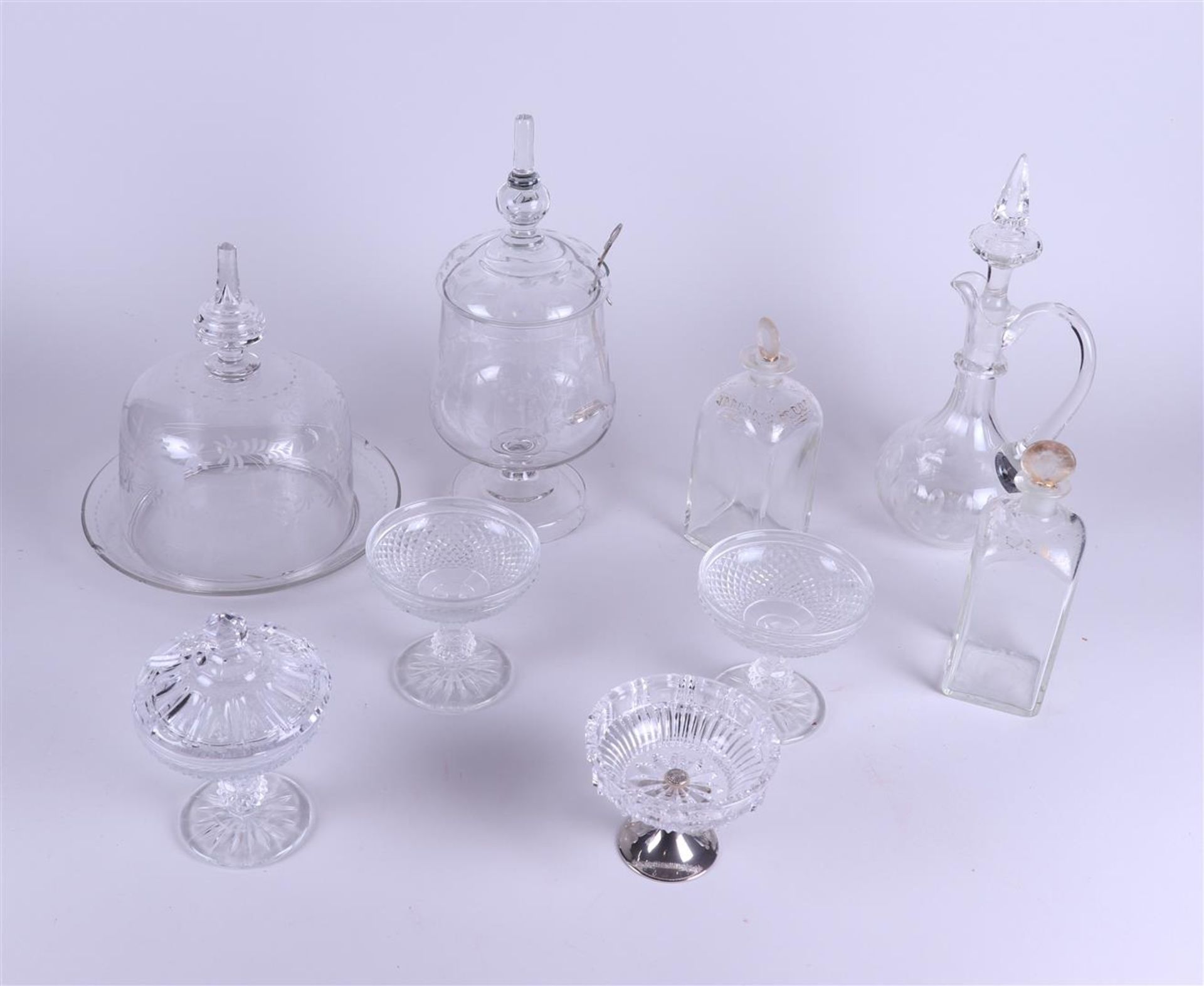 A large lot of antique glass and crystal including a bowl coupe.
