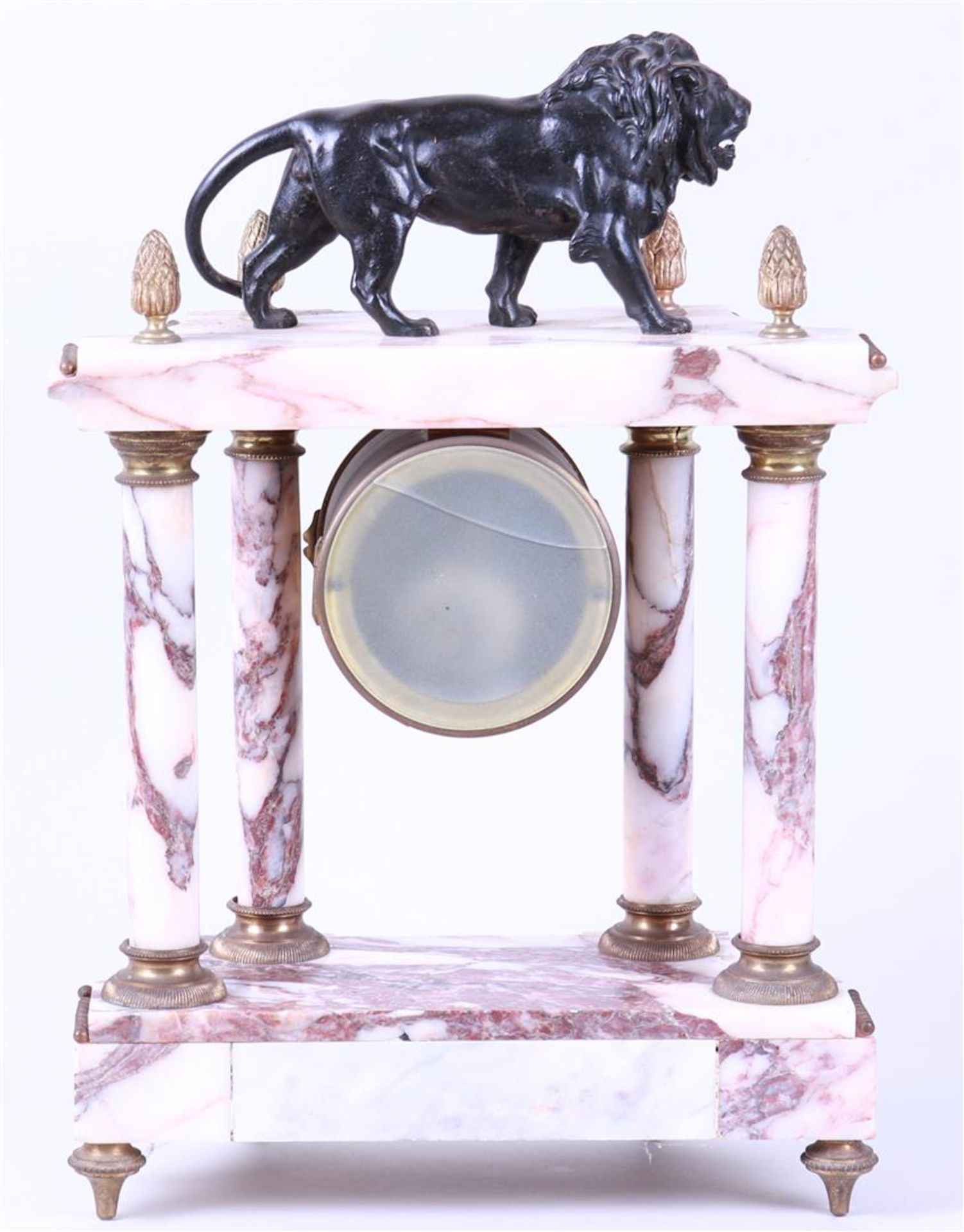 Majestic Lion-Topped Marble Column Clock: A 19th Century Mantel Timepiece - Image 3 of 3