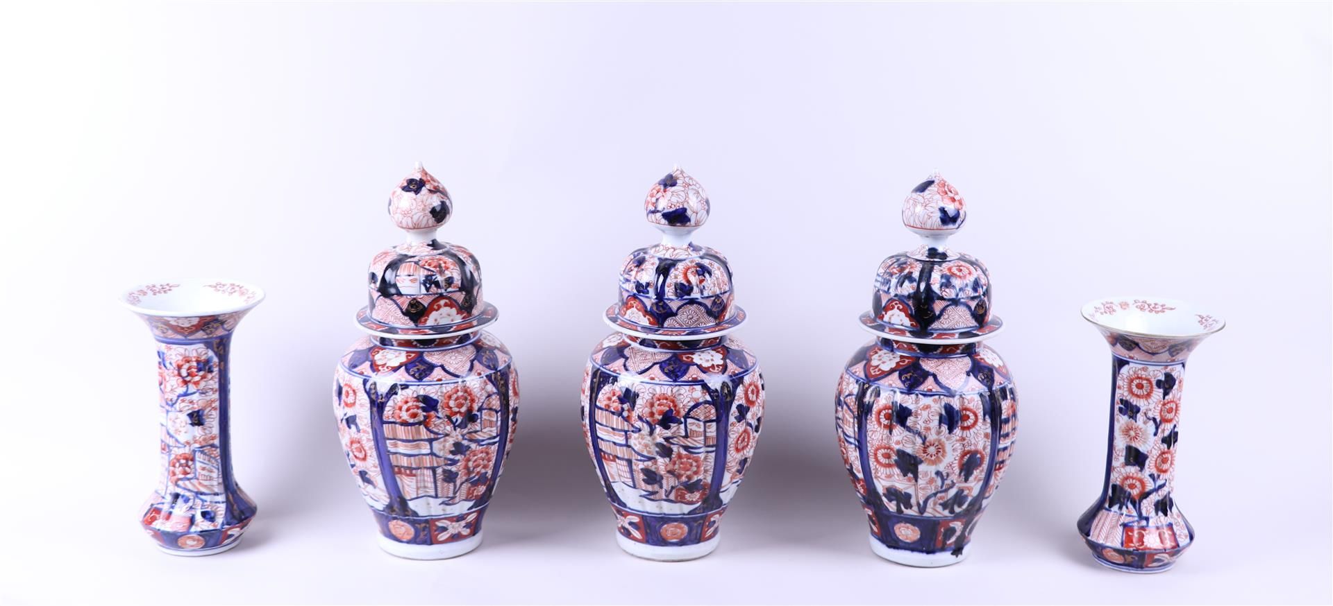 A five-piece Imari cabinet set. Japan, 19th century.
 - Image 2 of 5