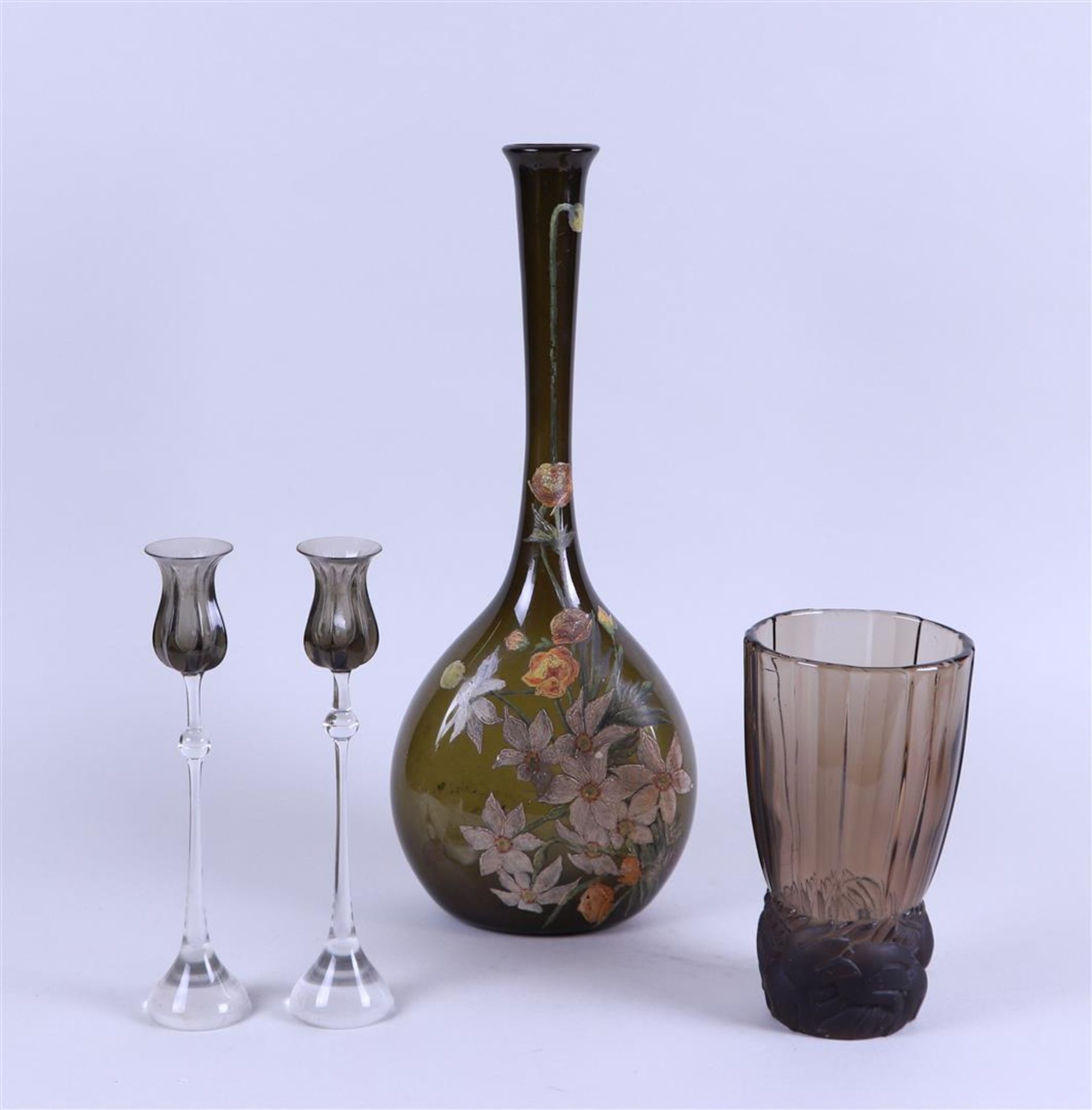 A large lot of various glassware. - Image 3 of 4