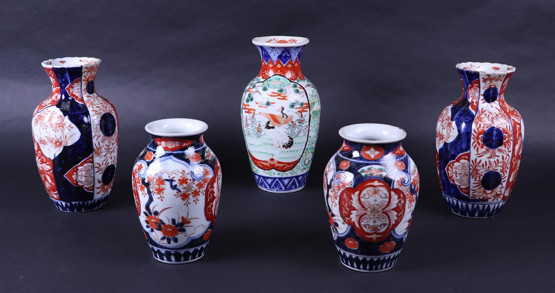 Lot of various Imari vases with floral decor. Japan, 19th century.