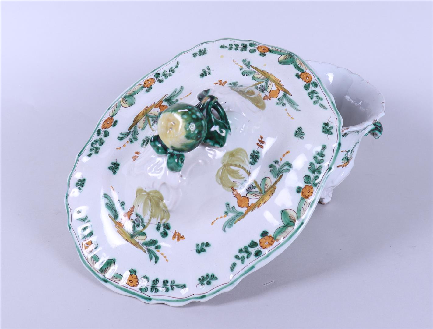 A covered tureen in Italian faience - Image 5 of 6