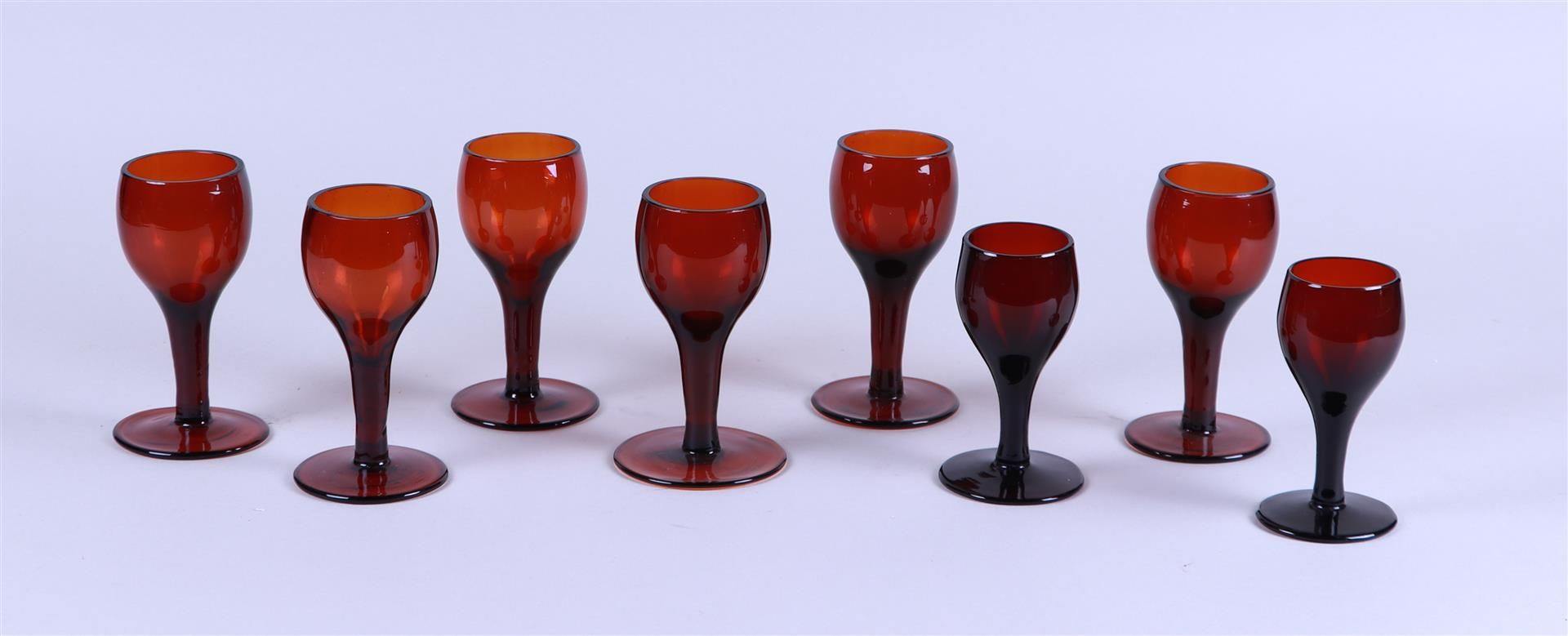 A large lot of various glassware. - Image 4 of 4