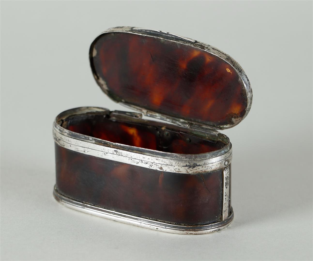 Tortoise Snuff Box with Silver Frames (Holland, 17th Century) - Image 2 of 7
