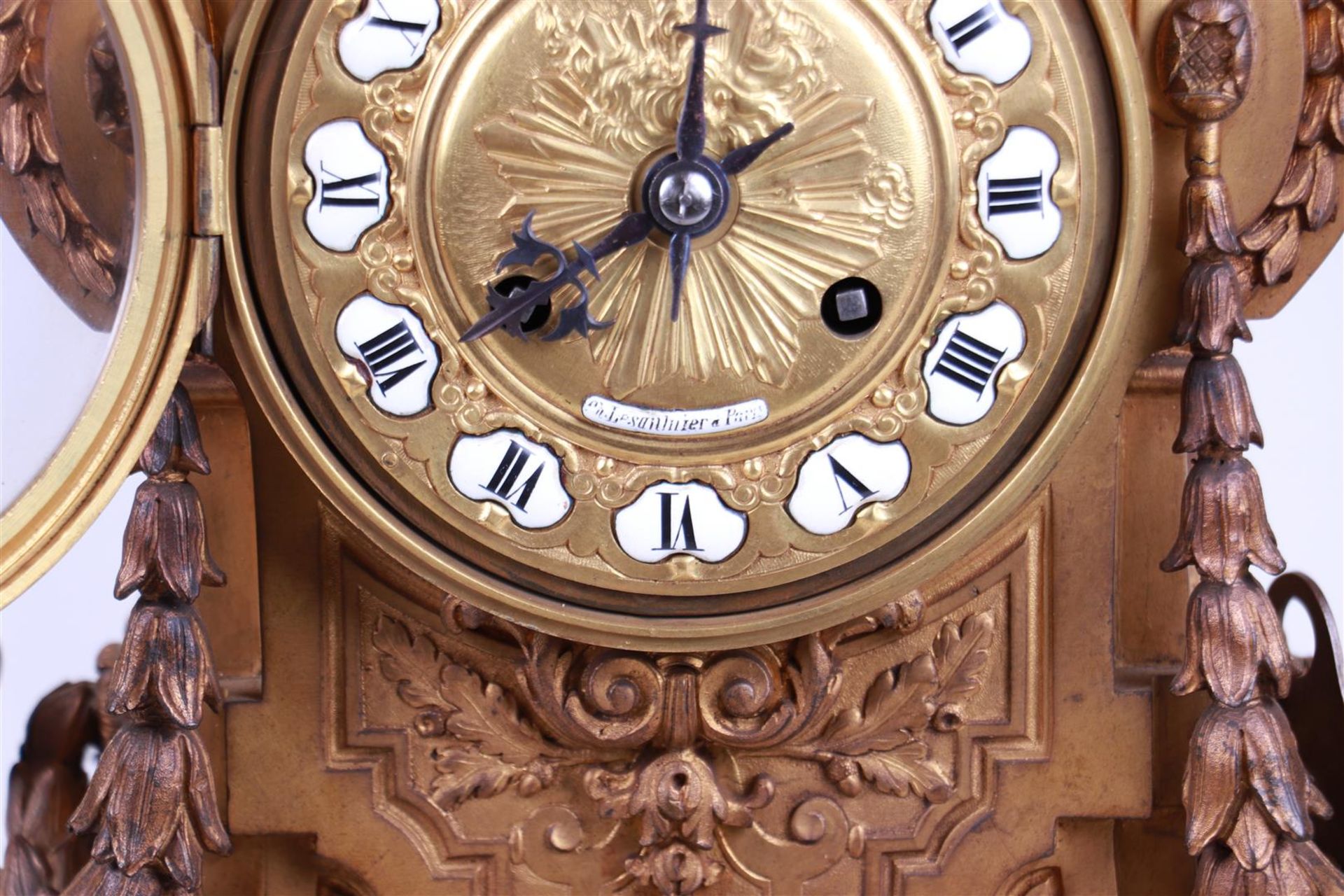 Cast Bronze Clock Set in Louis XVI Style (France, 19th Century) - Image 9 of 9