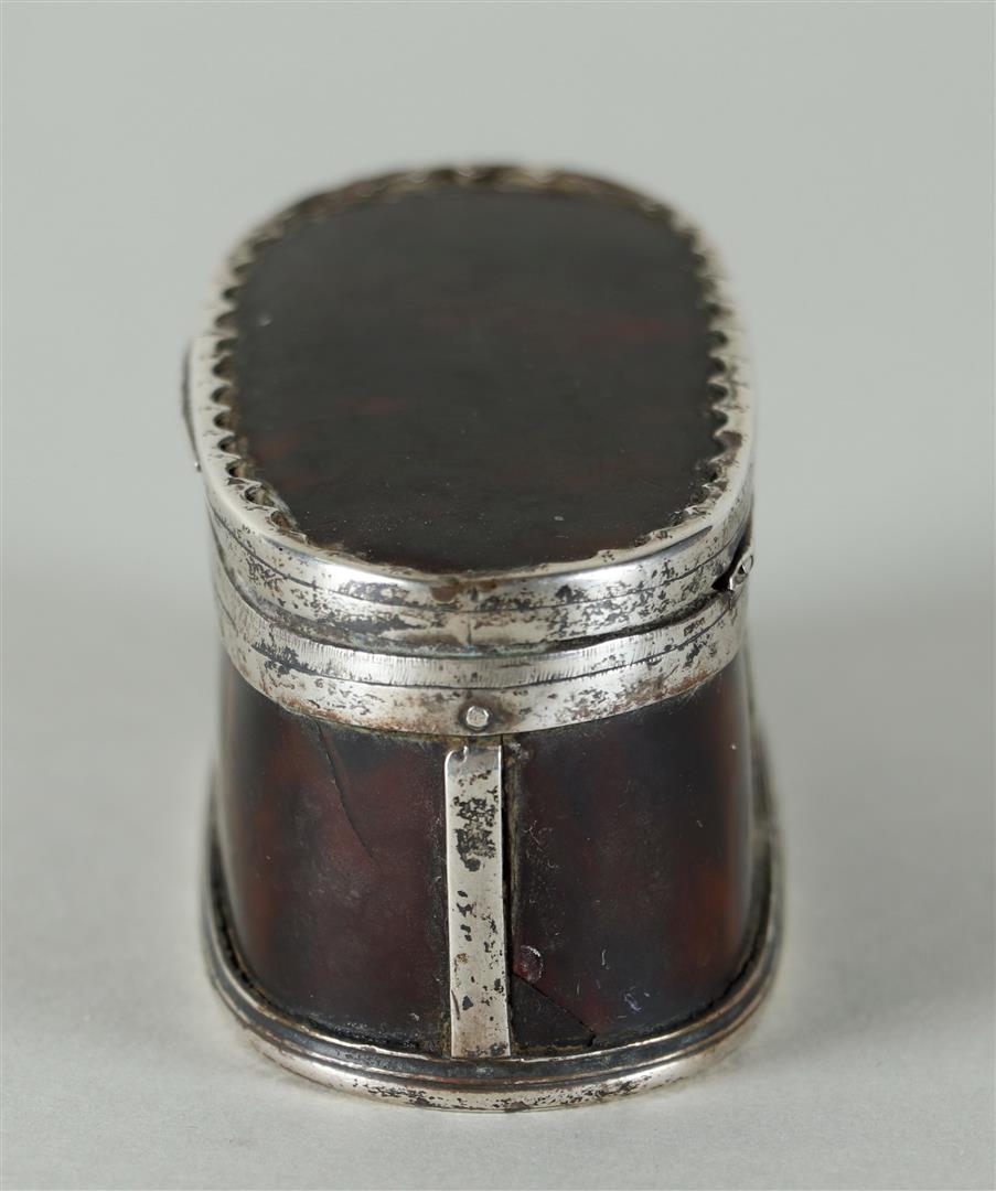 Tortoise Snuff Box with Silver Frames (Holland, 17th Century) - Image 3 of 7