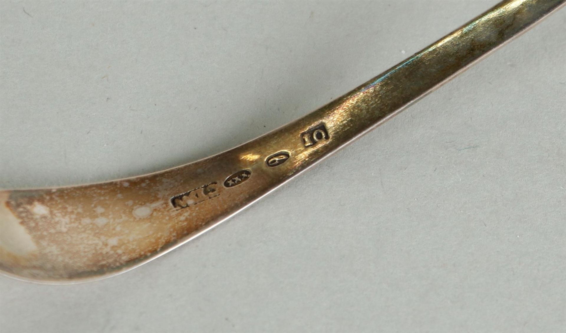 A lot consisting of two silver and one copper spoons.  - Image 5 of 6