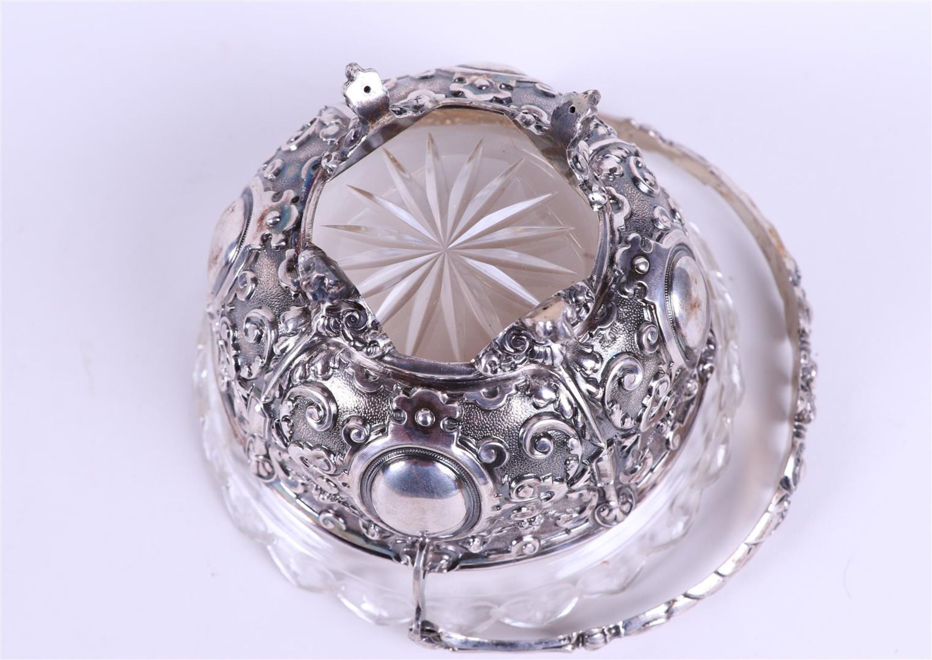 A cut glass chocolate dish in Neo Renaissance silver frame. Unclearly marked on the handle - Image 6 of 6