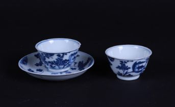 A lot consisting of two cups and a saucer. China, Kangxi.