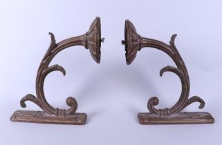 A pair of brass wall fixtures, ca. 1900.