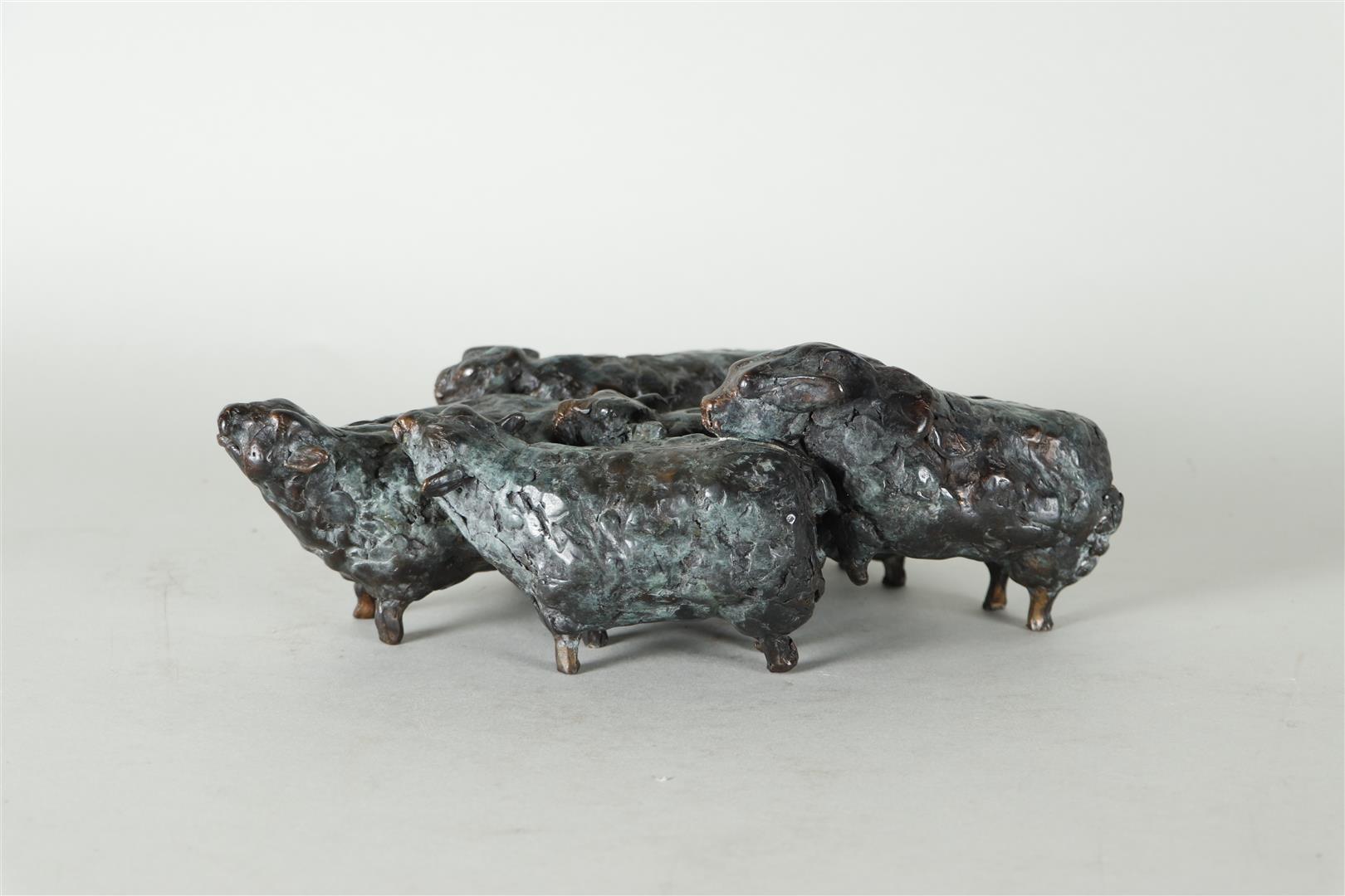 A lot consisting of bronze sheep and a duck. - Image 2 of 5