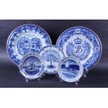 A lot consisting of two earthenware dishes and 3 plates. All marked Porceleyne bottle