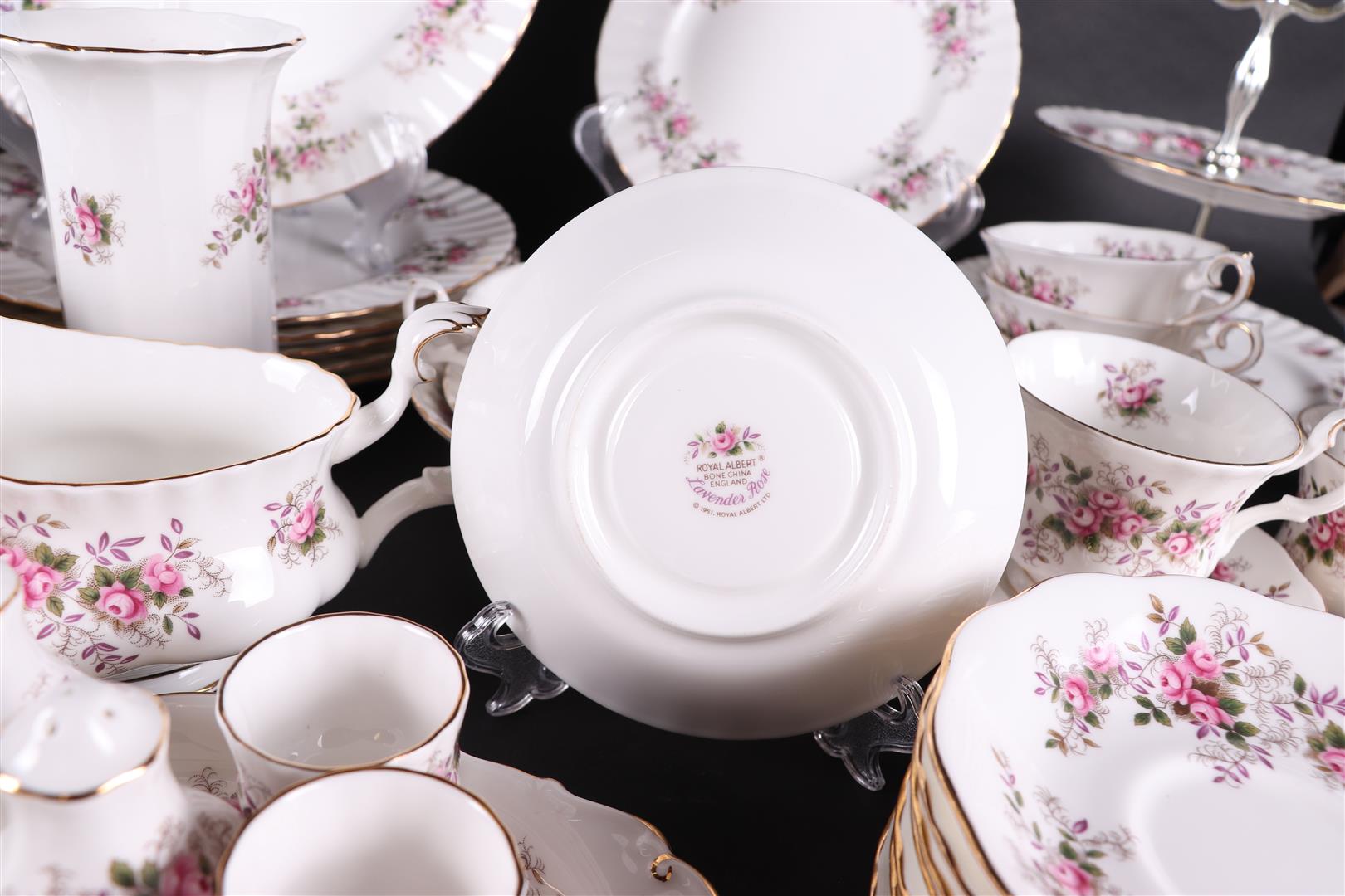 A very large and extensive Royal Albert, "Lavender Rose" service. - Image 6 of 6