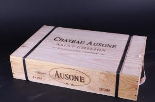 (6) Château Ausone 1er Grand Cru Classé A 2007. OWC.