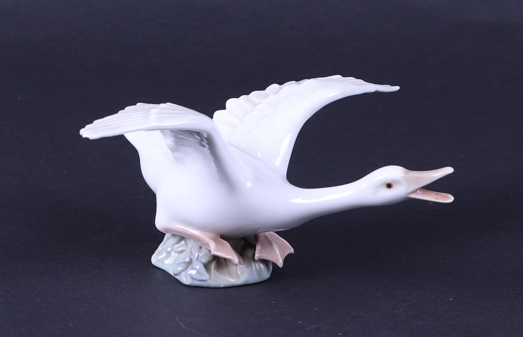 Lot of various porcelain objects including a Lladro swan. - Bild 4 aus 19