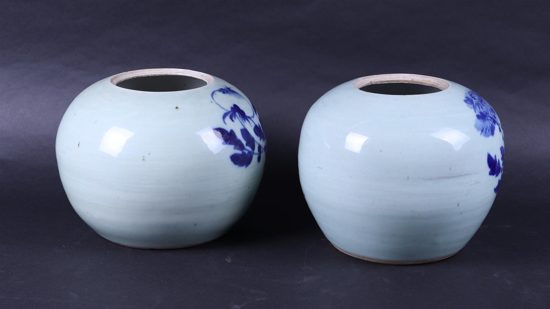 Two porcelain storage jars with floral decor. China, late 19th century
 - Image 3 of 5