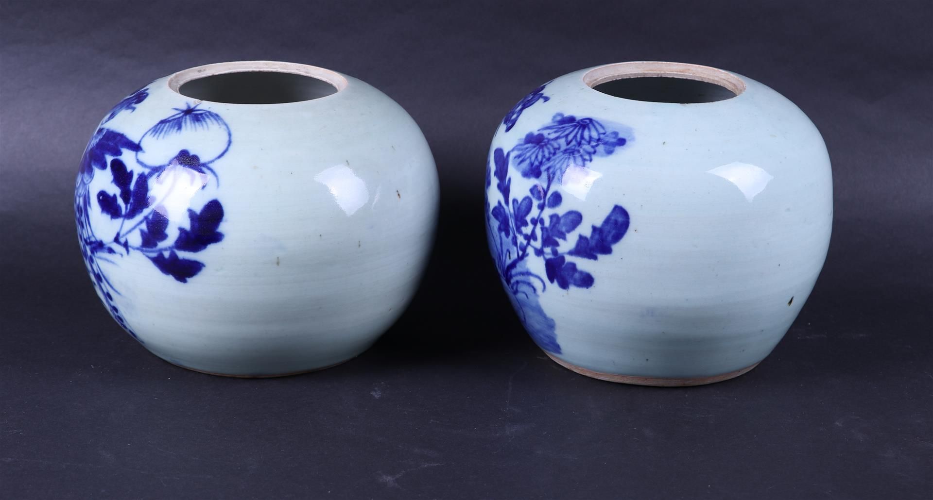 Two porcelain storage jars with floral decor. China, late 19th century
 - Image 2 of 5