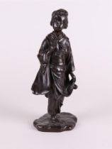 A bronze standing Geisha with gourd in her hand, on a fixed base. Signature on base. Japan, Meiji pe