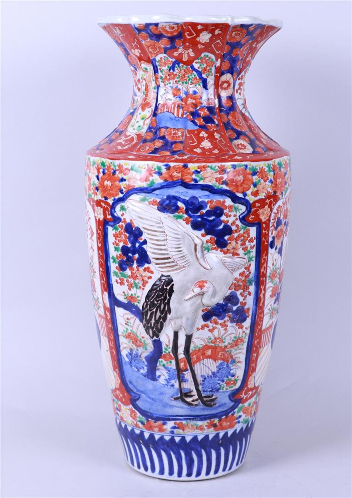 An Imari baluster vase with a raised decor of herons. Japan, 19th century.
 - Image 4 of 6