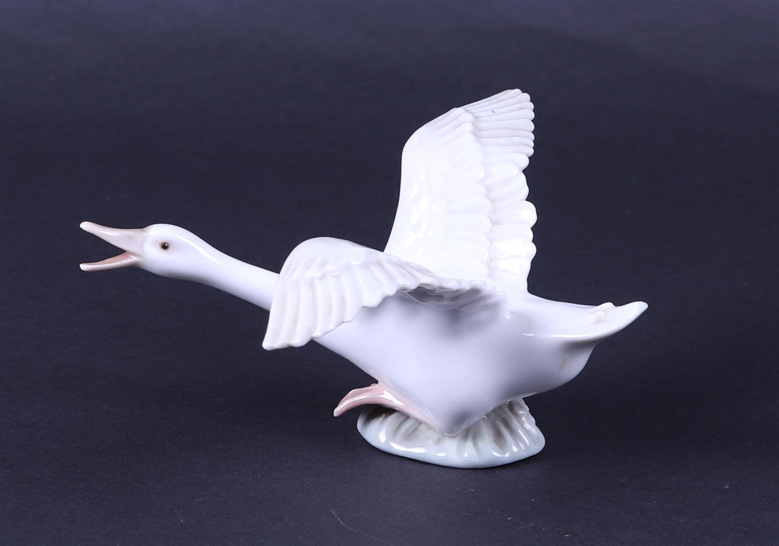 Lot of various porcelain objects including a Lladro swan. - Bild 6 aus 19