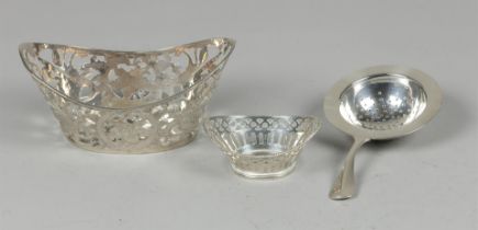 Silver openwork bonbon tray 3rd amount, a dragee tray with pearl rim and a tea strainer