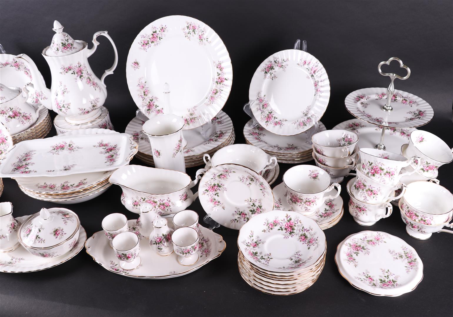 A very large and extensive Royal Albert, "Lavender Rose" service. - Image 5 of 6