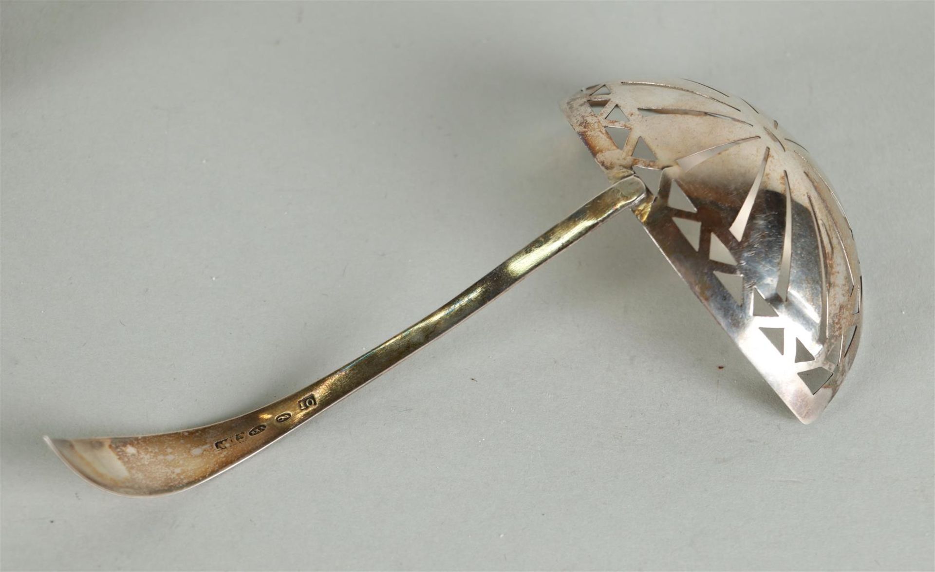 A lot consisting of two silver and one copper spoons.  - Image 4 of 6