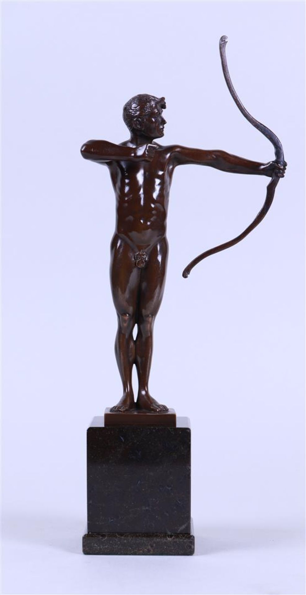 Richard .Lange (Germany 1879-1944), Bronze sculpture of an archer.
