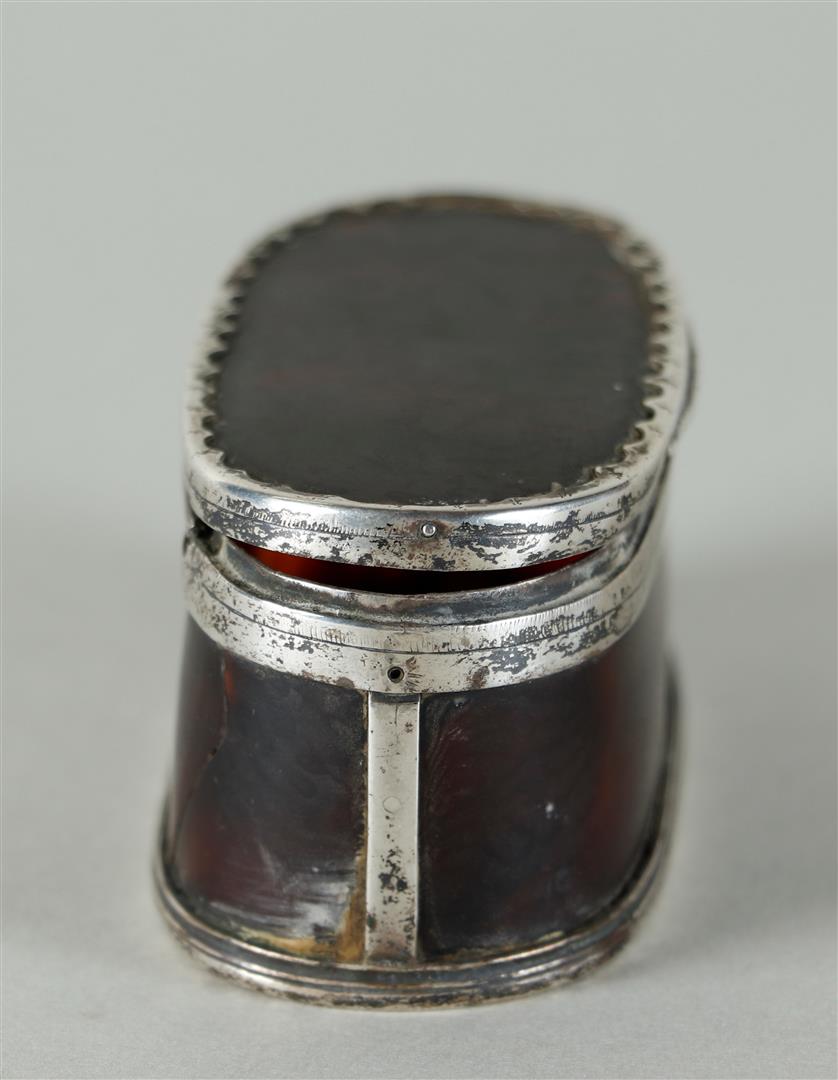 Tortoise Snuff Box with Silver Frames (Holland, 17th Century) - Image 7 of 7