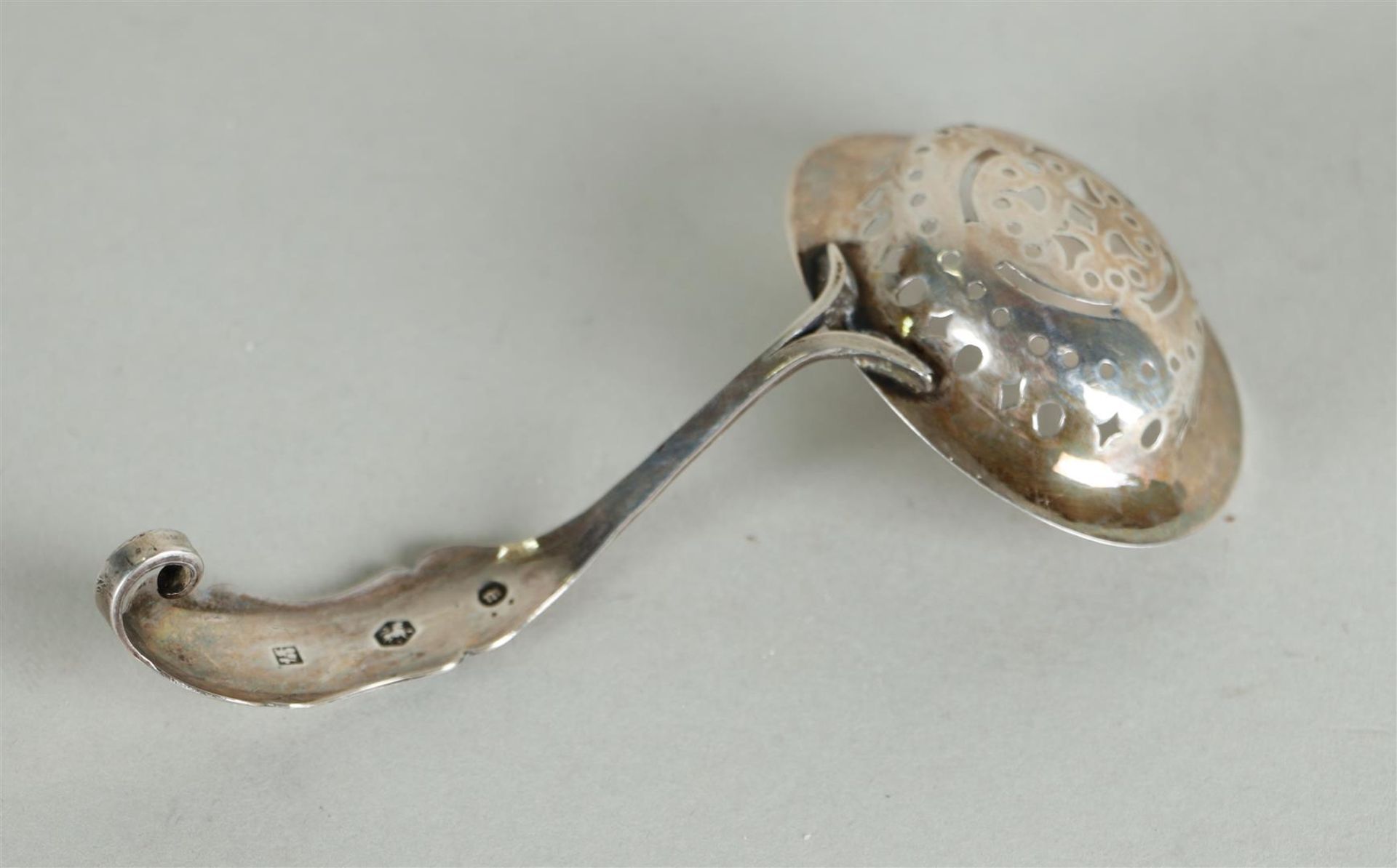 A lot consisting of two silver and one copper spoons.  - Image 2 of 6