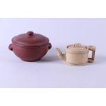 A Yixing lot consisting of a pull pot and a hot pot. China, 20th century.