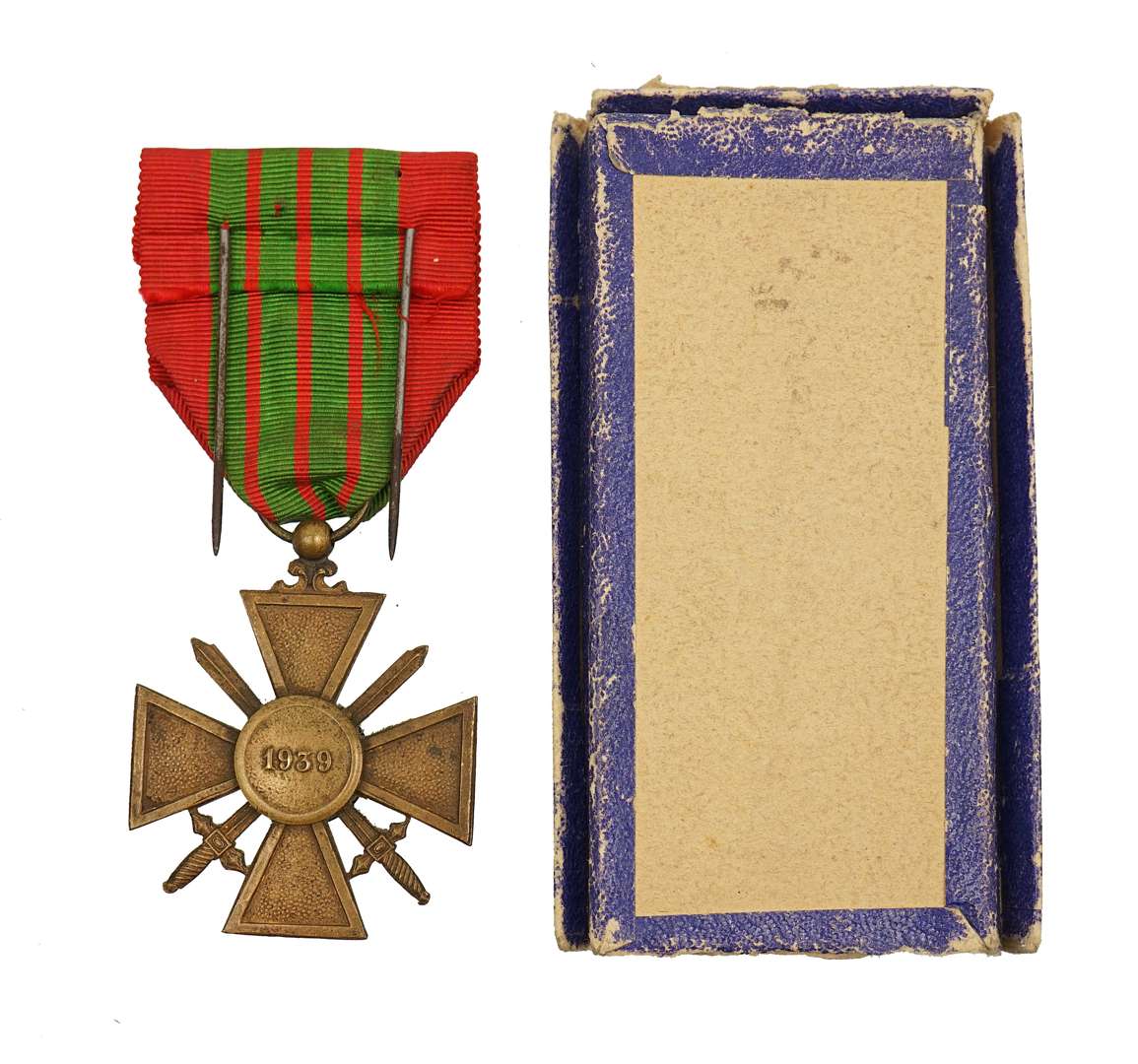 WW2 French War Cross “Croix de Guerre” 1939-1945 - Image 2 of 2